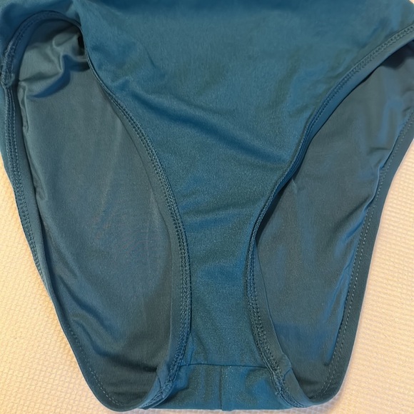 Woman’s Shade And Shore Plunge Ruffle Teal One Piece Swimsuit Size Small - Picture 9 of 10